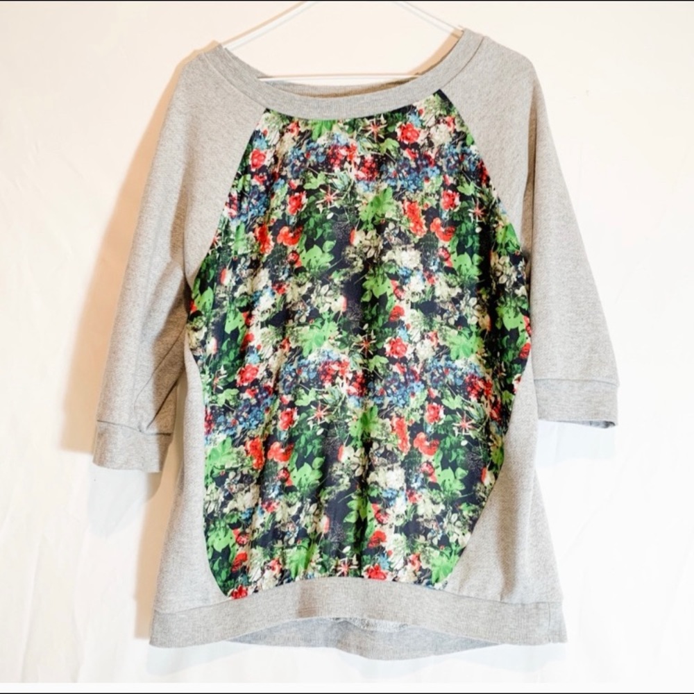 ⭐️Bongo- Gray knit & Sheer Floral baseball